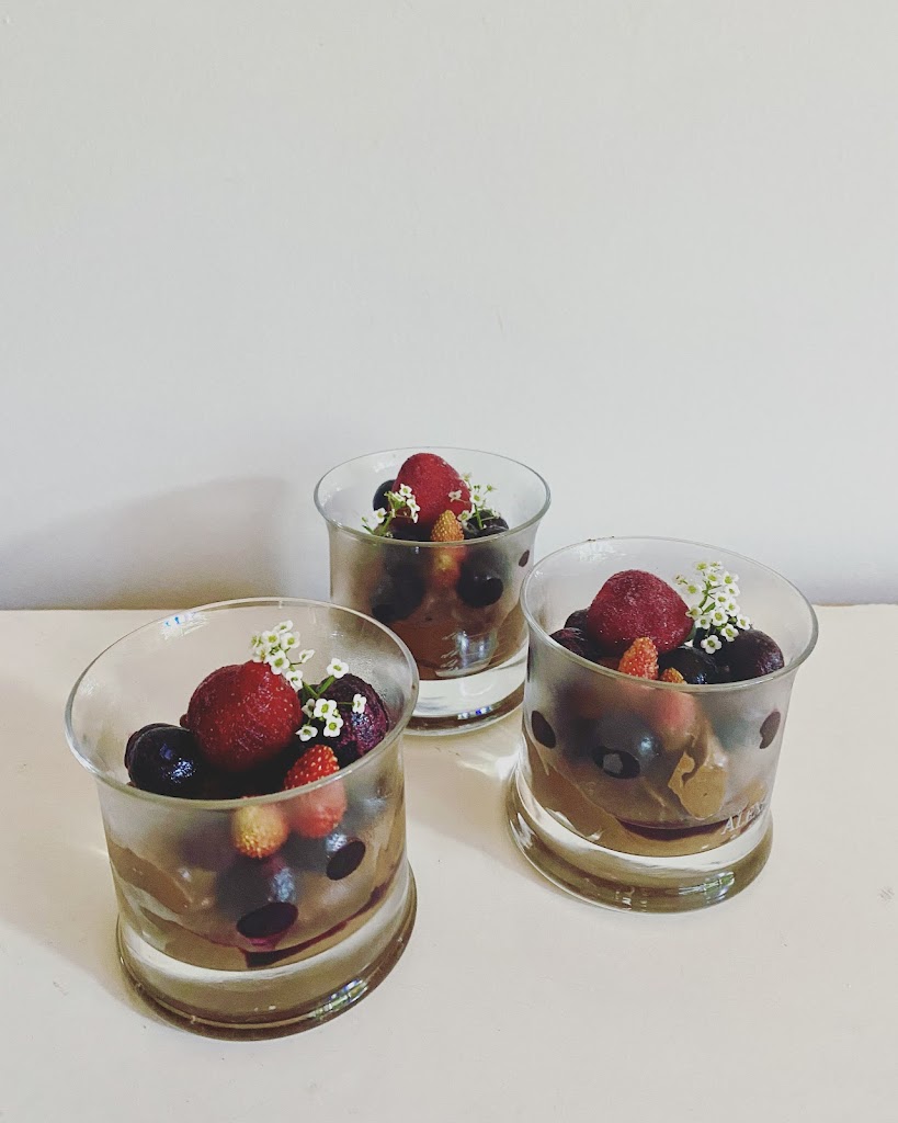 Vegan and sugar free chocolate mousse